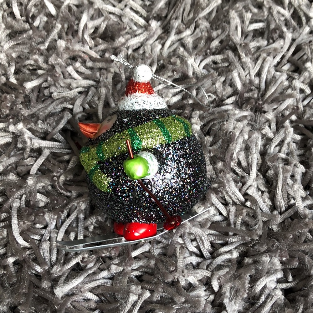 Skiing Penguin ornament - Picture 2 of 4